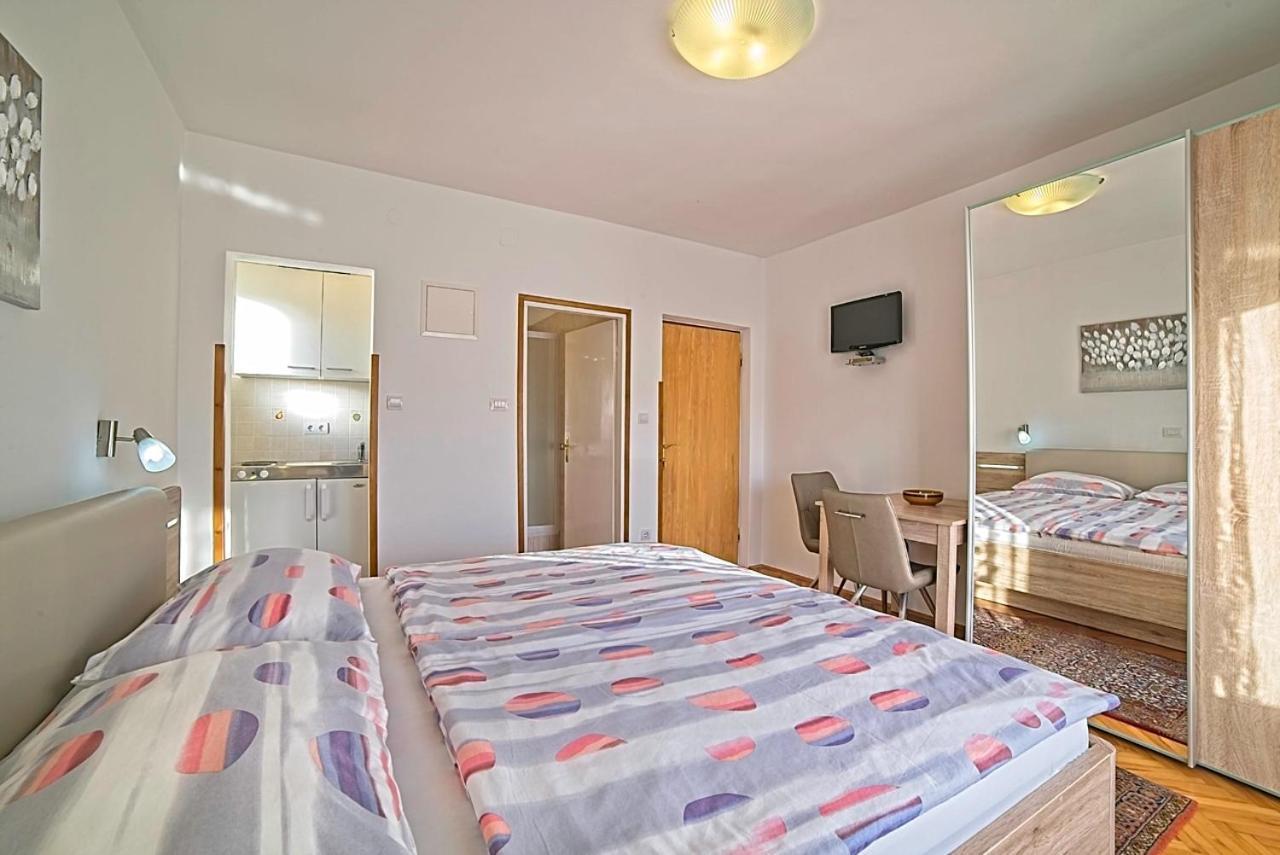Studio Apartments Peric Rab Kampor 外观 照片