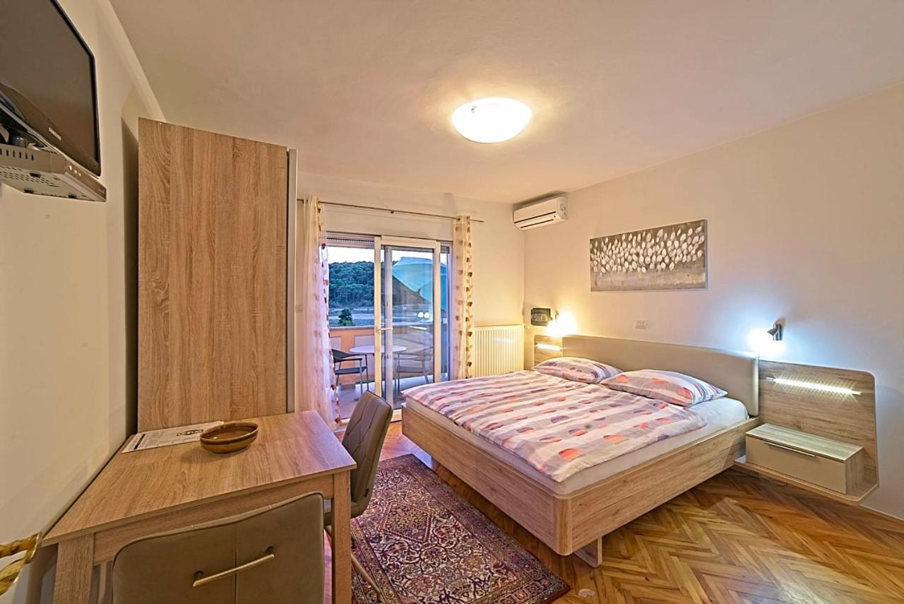 Studio Apartments Peric Rab Kampor 外观 照片