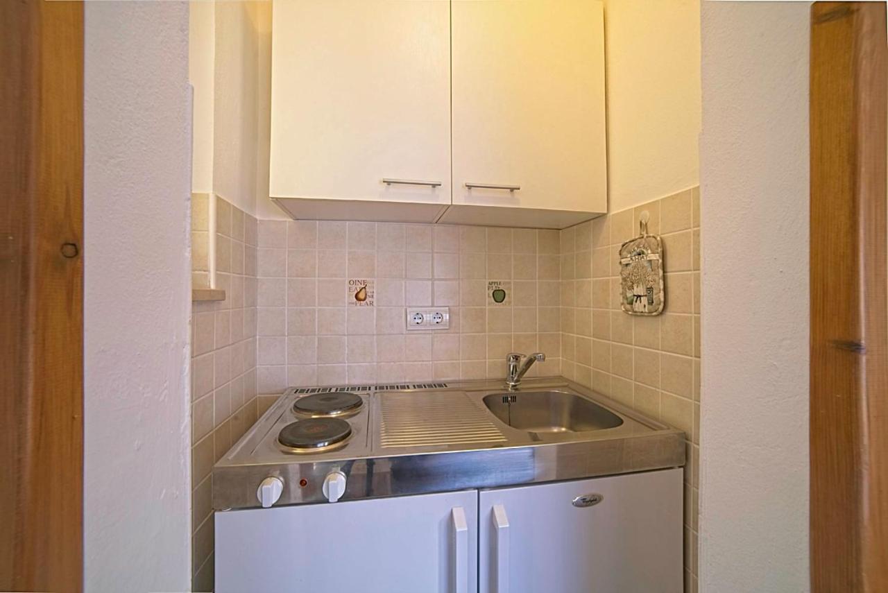 Studio Apartments Peric Rab Kampor 外观 照片
